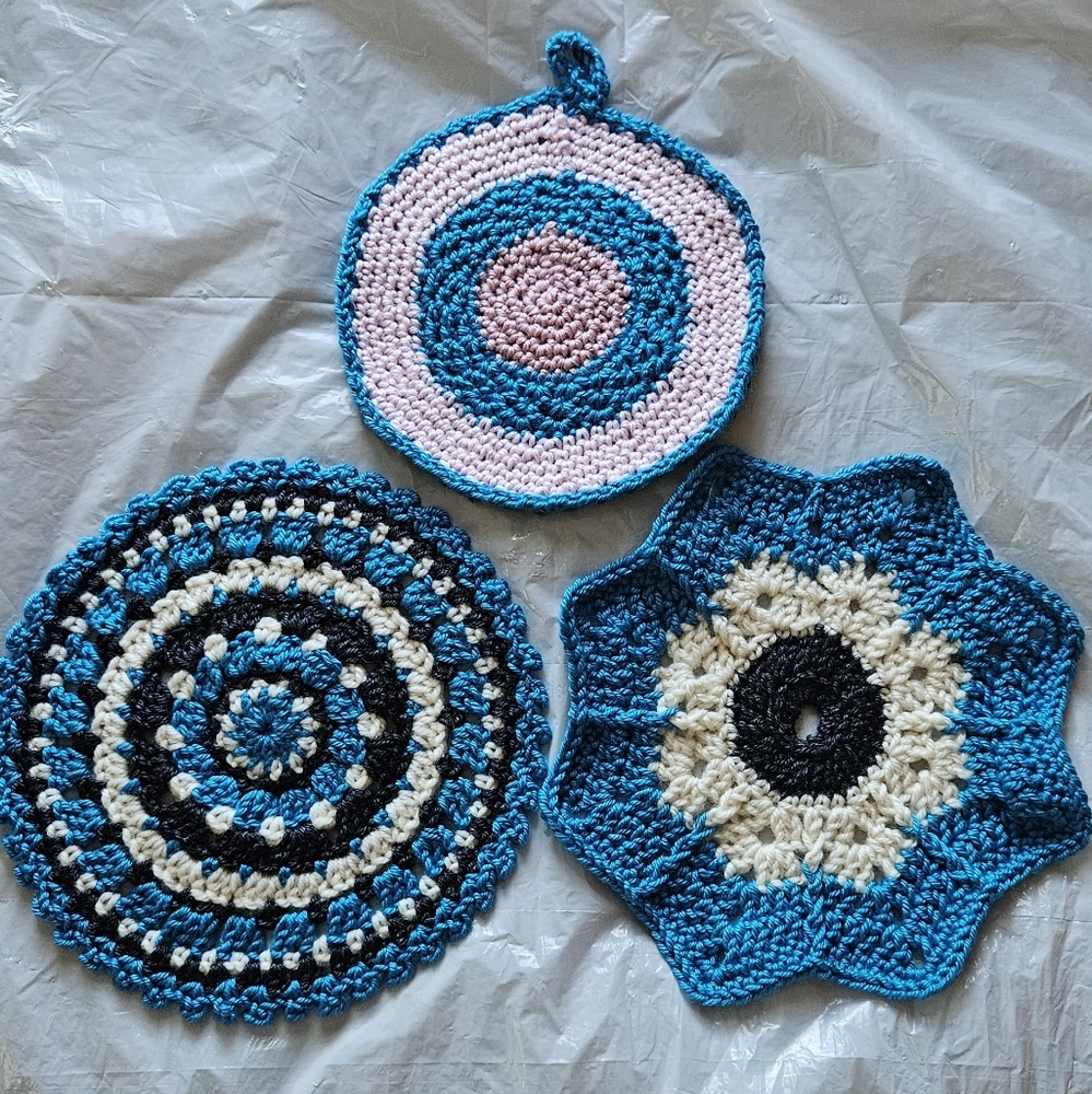 Doilies and Pot Holder